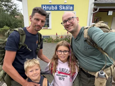 Cíl našeho putování - Hrubá Skála 🏁